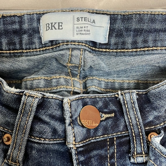 BKE Stella Slim Fit Low Rise Straight Leg Jeans - Picture 3 of 8